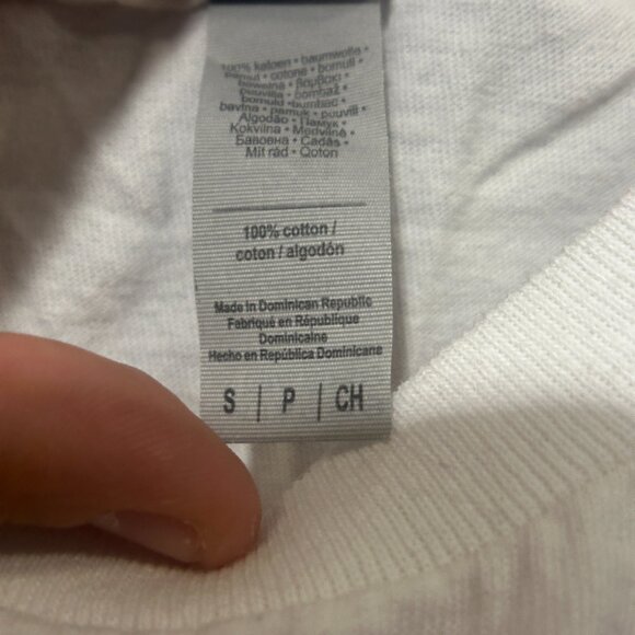 EUC Gildan "Black Hawk Fan" White T-Shirt Red Font Chicago Blackhawks Size Small - Picture 5 of 8